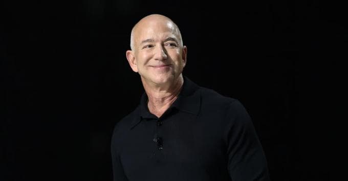 Start-up van Jeff Bezos haalt 1,4 miljard op om elektrische pick-ups te bouwen zonder radio