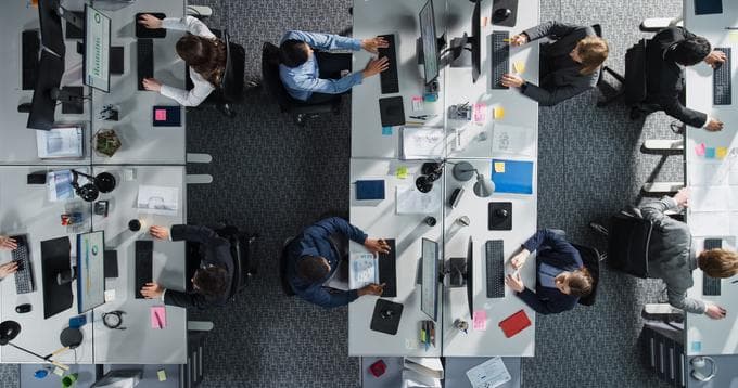 Acerta-onderzoek: ‘Publieke sector sneller in AI-adoptie dan privésector’