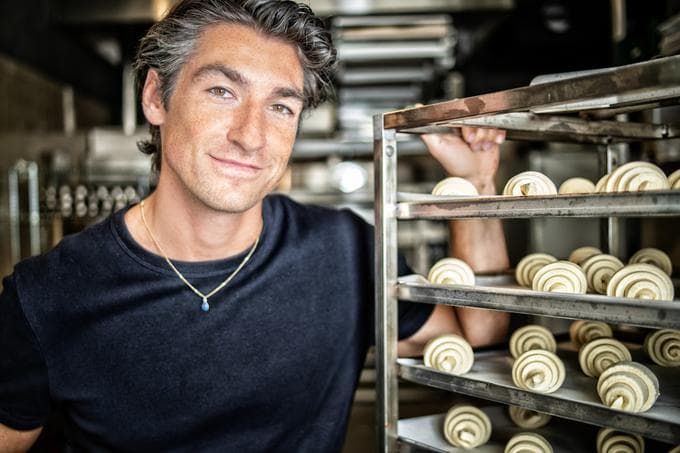 Dennis Van Peel (Funk en Have a Roll) is ambitieus na opening elfde locatie: ‘Pand op de groei gekocht’