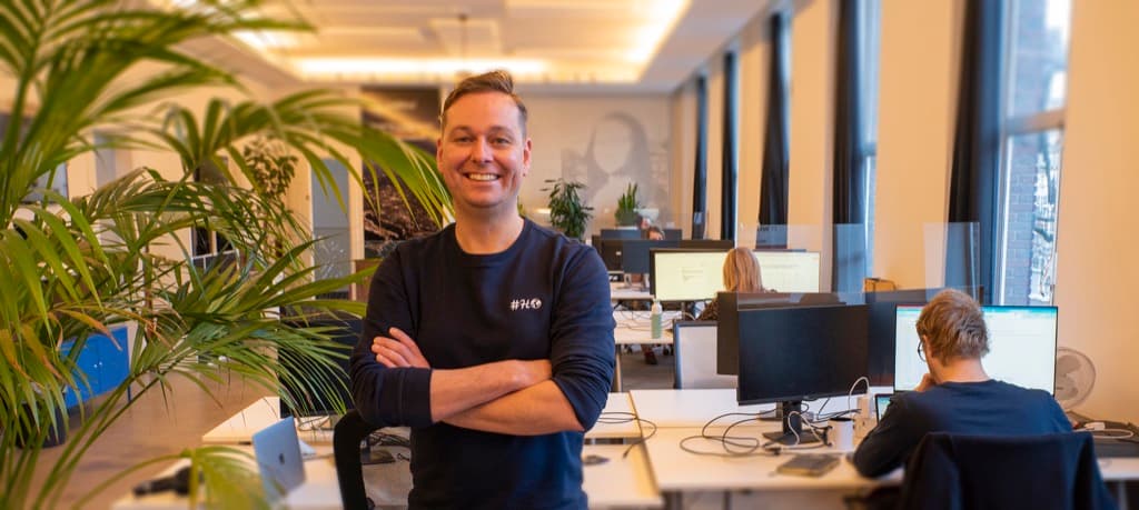 HelloPrint naar 80 miljoen euro omzet, koopt investeerders uit